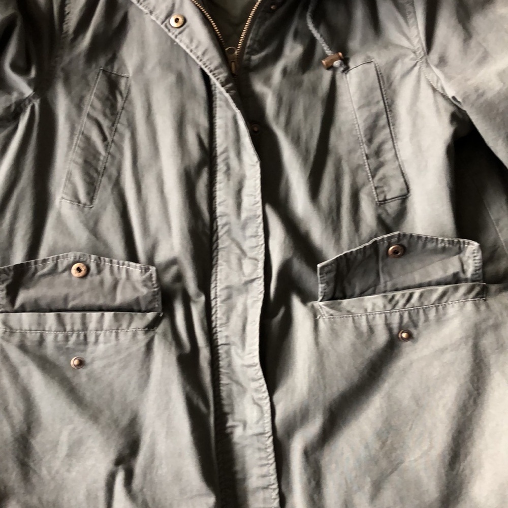 GREAT CONDITION WOMENS COAT - Picture 4 of 9